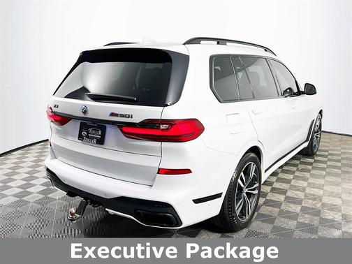 2022 BMW X7 M50i