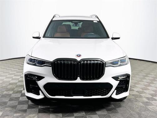 2022 BMW X7 M50i