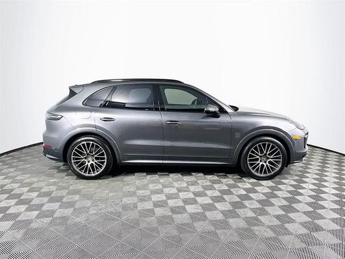 2022 Porsche Cayenne GTS