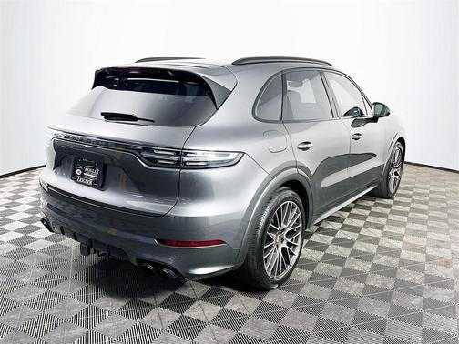 2022 Porsche Cayenne GTS