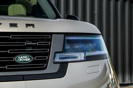 2025 Land Rover Range Rover P550e SE