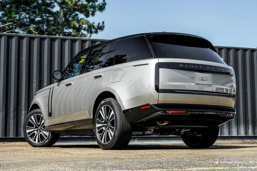 2025 Land Rover Range Rover P550e SE