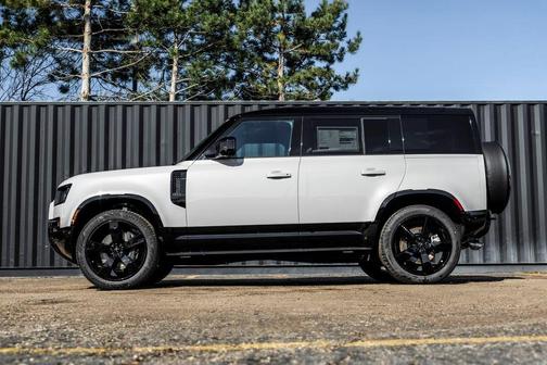 Borasco Grey 2026 Land Rover Defender P500 X-Dynamic SE