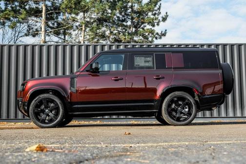 2025 Land Rover Defender P400 X-Dynamic SE