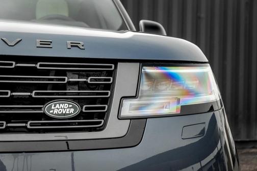 2025 Land Rover Range Rover P530 SE