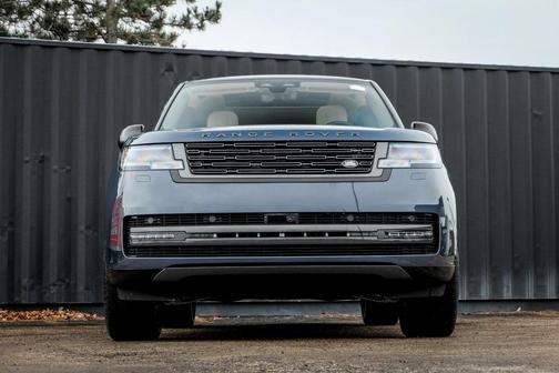 2025 Land Rover Range Rover P530 SE
