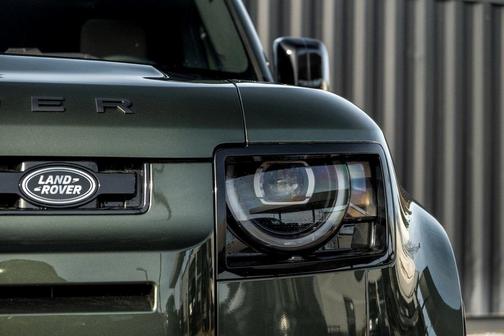 2026 Land Rover Defender 110 X-Dynamic SE