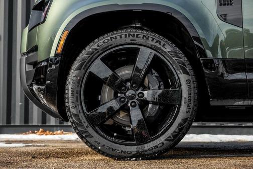 2026 Land Rover Defender 110 X-Dynamic SE