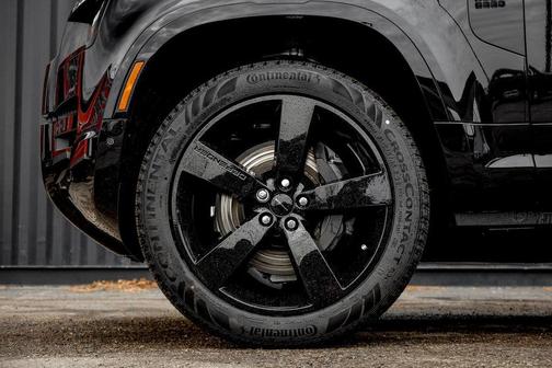 2026 Land Rover Defender P400 X-Dynamic SE