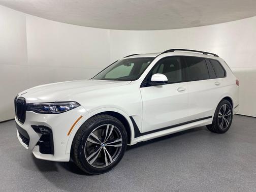 2021 BMW X7 M50i