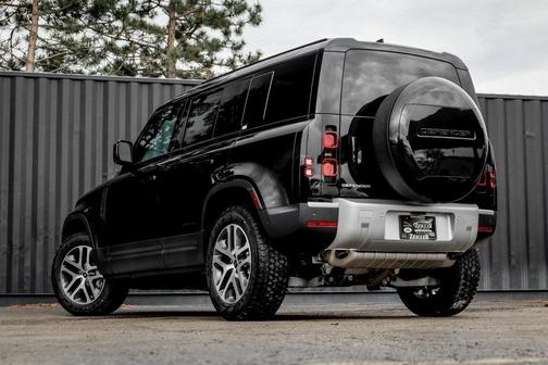 2025 Land Rover Defender P400 S