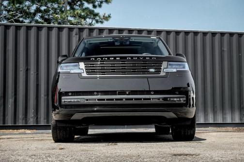 2025 Land Rover Range Rover P400 SE