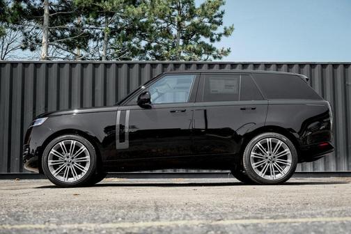 2025 Land Rover Range Rover P400 SE