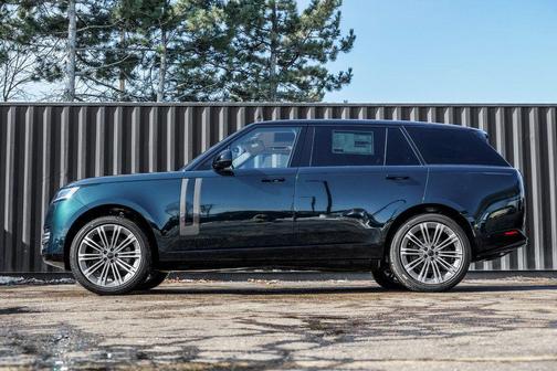 2026 Land Rover Range Rover P530 SE 7 Seat