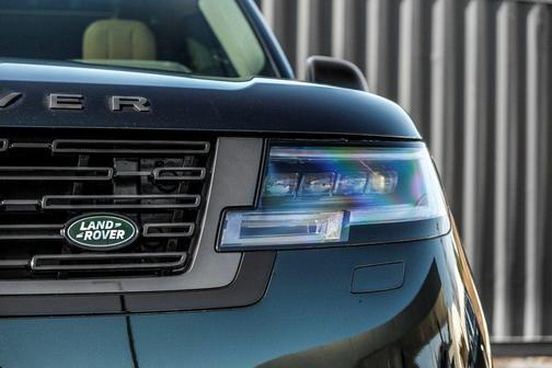 2026 Land Rover Range Rover P530 SE 7 Seat