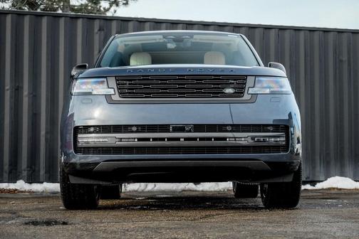 2025 Land Rover Range Rover P530 SE