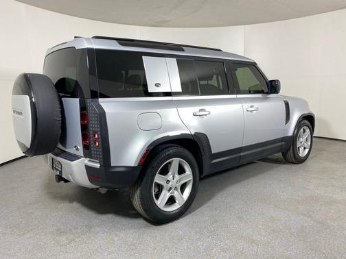 2020 Land Rover Defender 110 SE