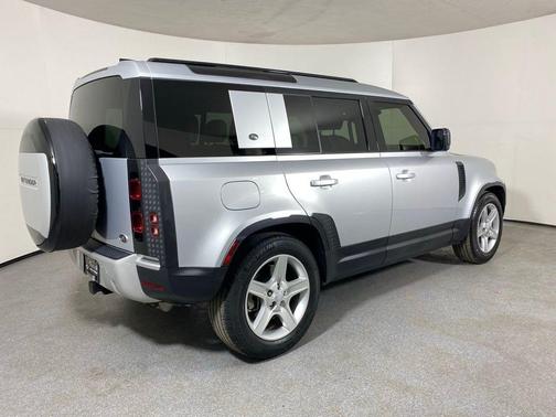 2020 Land Rover Defender 110 SE