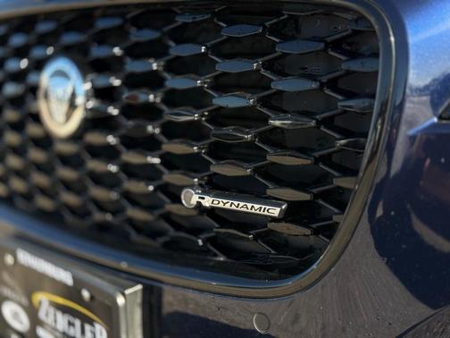 2024 Jaguar XF R-Dynamic SE