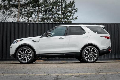 2025 Land Rover Discovery P300 S