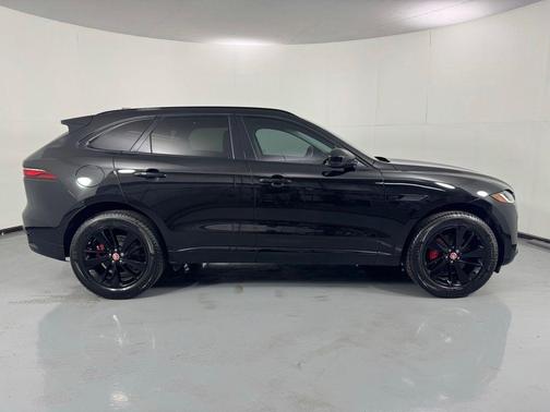 Santorini Black 2022 Jaguar F-PACE S