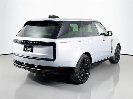 2025 Land Rover Range Rover P550e Autobiography