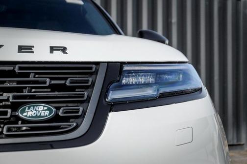 2026 Land Rover Range Rover Velar Dynamic SE