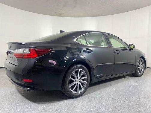 2018 Lexus ES 300h Base