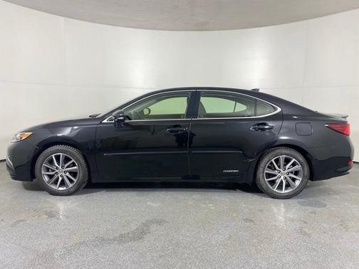 2018 Lexus ES 300h Base