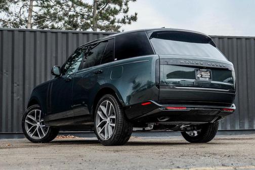2025 Land Rover Range Rover P550e SE