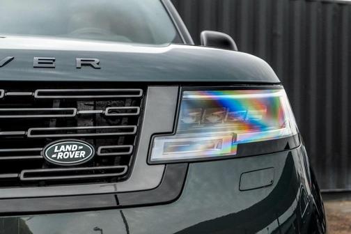 2025 Land Rover Range Rover P550e SE