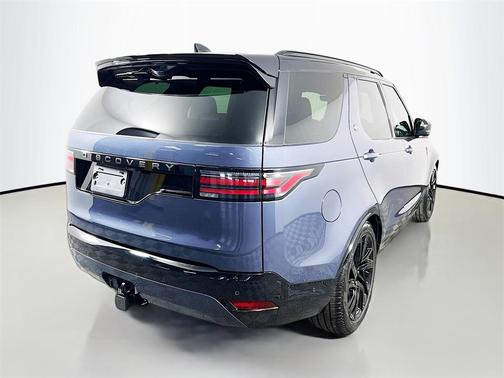 2025 Land Rover Discovery P300 Dynamic SE