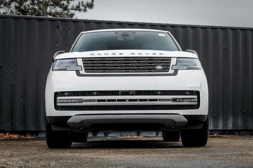 2025 Land Rover Range Rover P530 SE