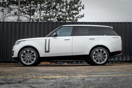 2025 Land Rover Range Rover P530 SE