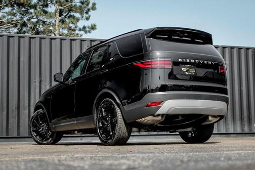 2024 Land Rover Discovery P300 S