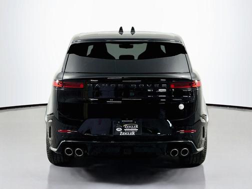 Obsidian Black In Gloss Finish 2024 Land Rover Range Rover Sport EDITION ONE