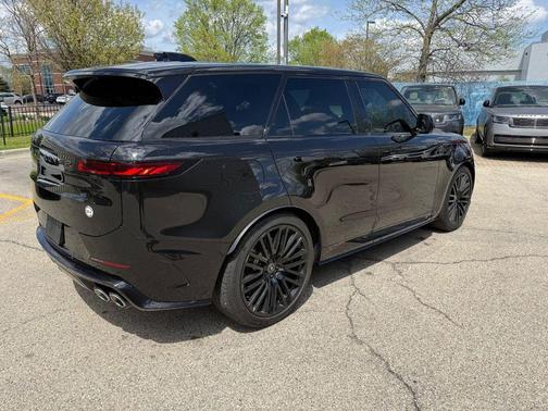 Obsidian Black In Gloss Finish 2024 Land Rover Range Rover Sport EDITION ONE