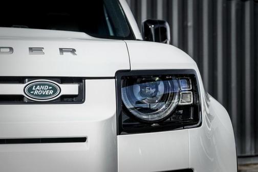 2025 Land Rover Defender P300 S