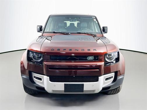 2023 Land Rover Defender SE