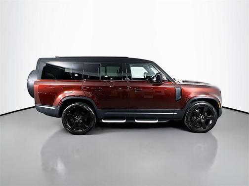 2023 Land Rover Defender SE