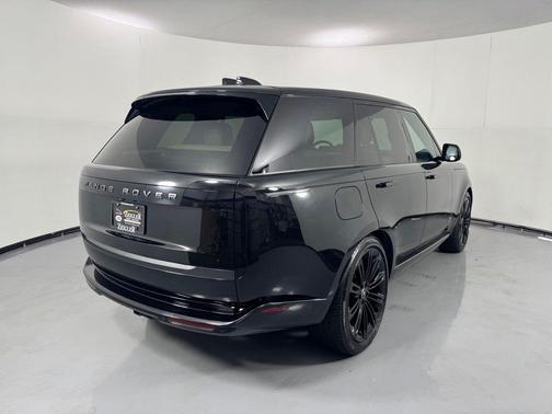 Santorini Black 2025 Land Rover Range Rover P530 SE