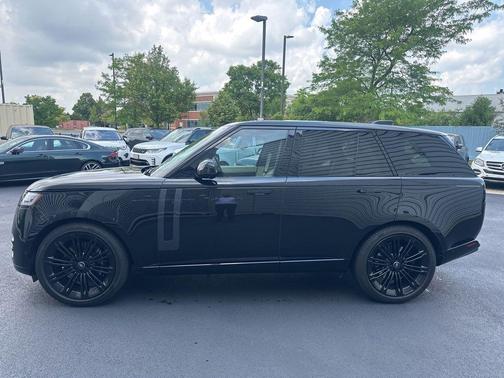 Santorini Black 2025 Land Rover Range Rover P530 SE