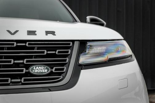 2026 Land Rover Range Rover Velar Dynamic SE