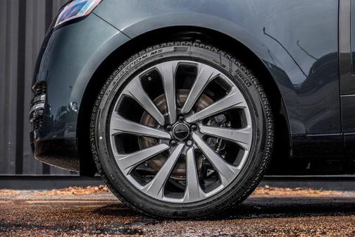 Belgravia Green 2026 Land Rover Range Rover P530 SE 7 Seat