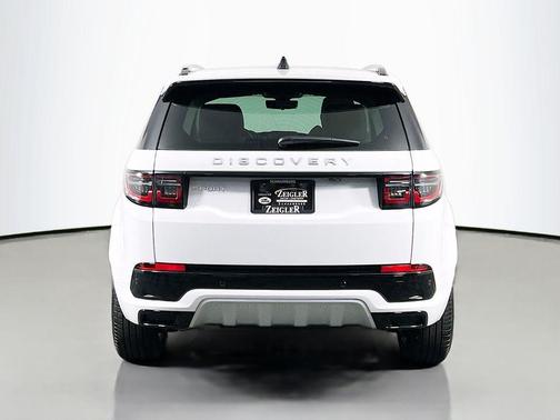Fuji White 2025 Land Rover Discovery Sport S