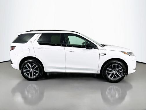 Fuji White 2025 Land Rover Discovery Sport S