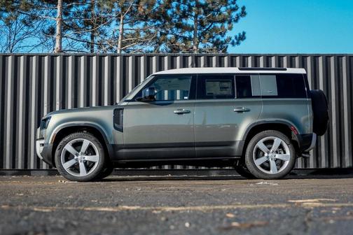 2024 Land Rover Defender P500 SE