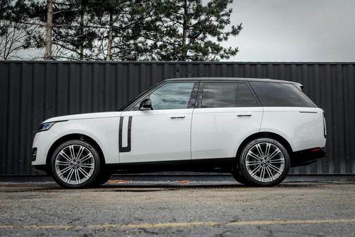 2025 Land Rover Range Rover P400 SE
