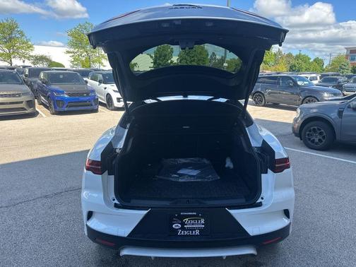 Ostuni Pearl White 2024 Jaguar I-PACE R-Dynamic HSE
