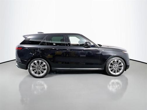 2024 Land Rover Range Rover Sport SE